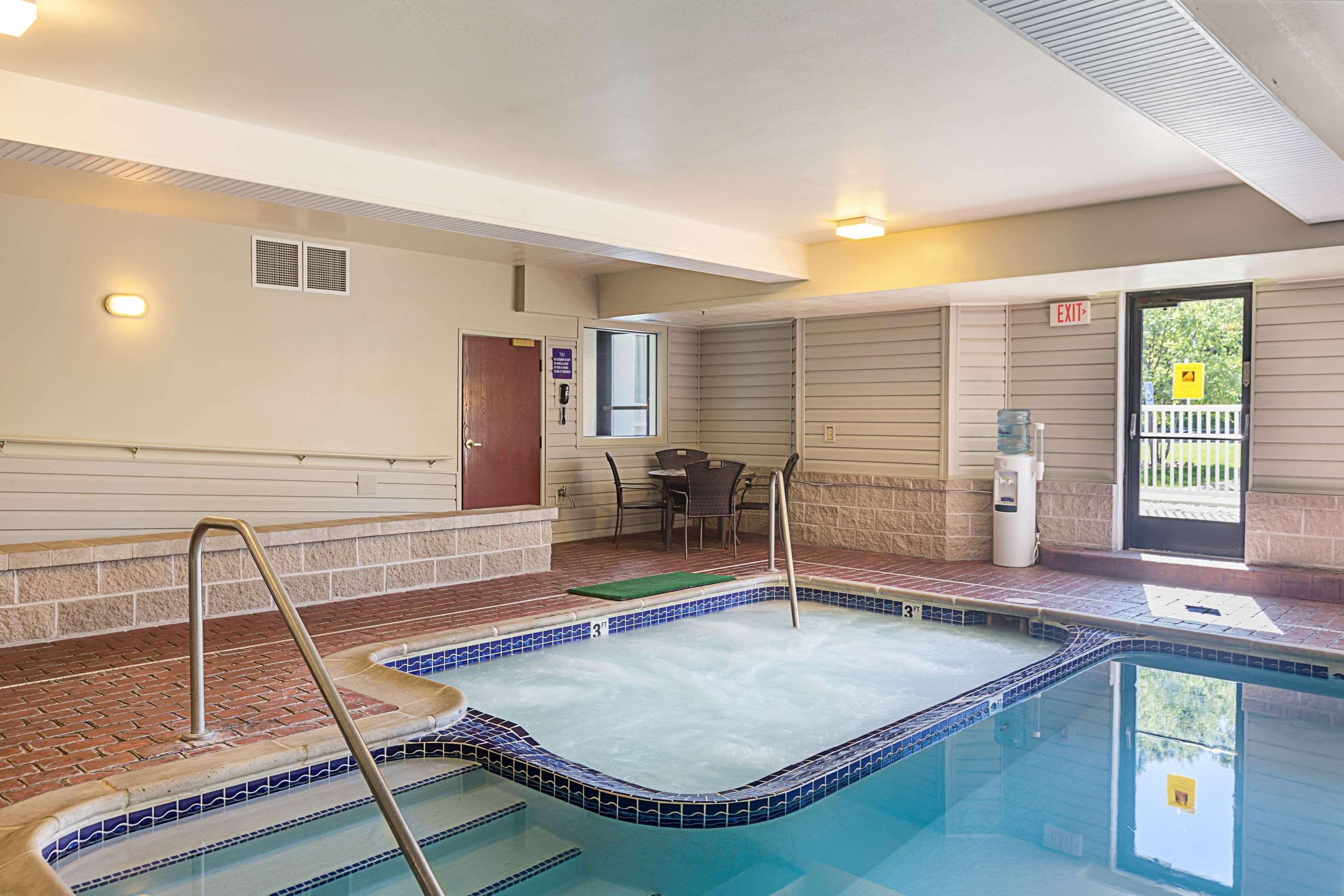 Sleep Inn & Suites Bay View Acme - טראוורס סיטי מראה חיצוני תמונה